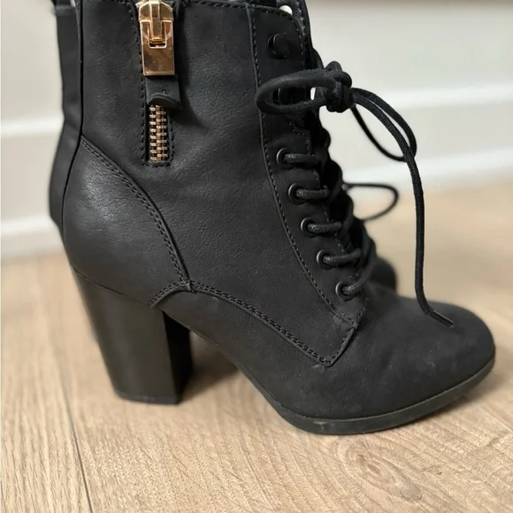 Black Lace-Up Ankle Boots size 6 - Picture 4 of 7